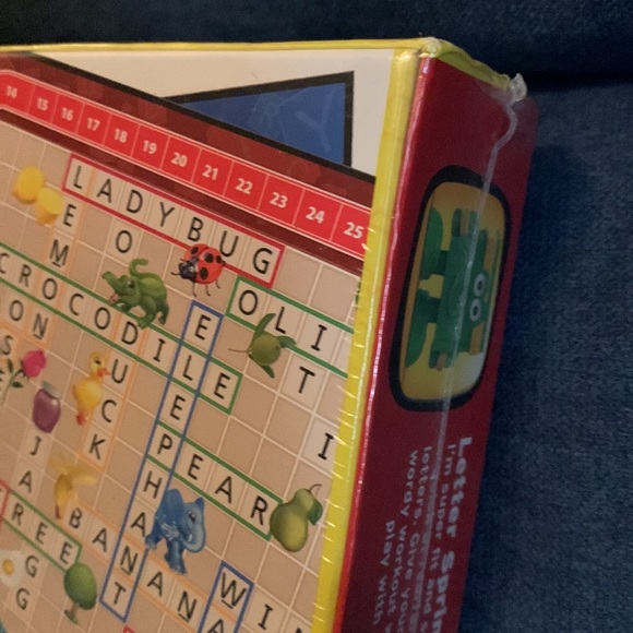 SCRABBLE JR. - BRAND NEW/Sealed in plastic - Picture 5 of 5